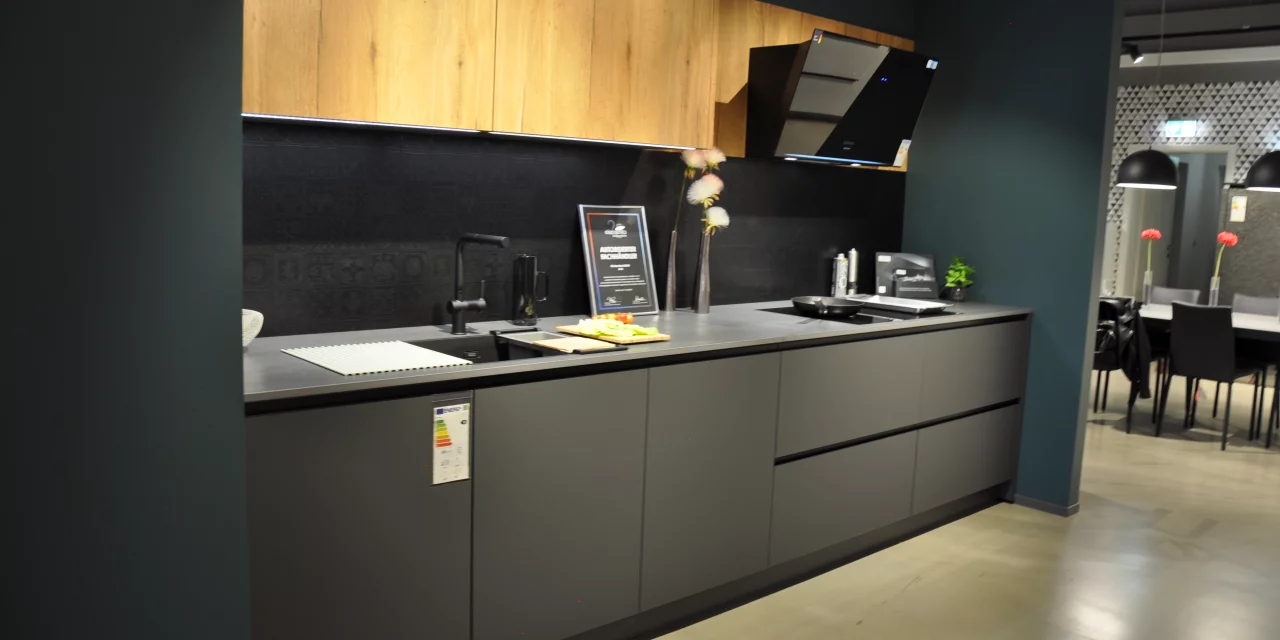 Küche von H&auml;cker - AV2135 - Graphit UV Mattlack PerfectSense&reg;