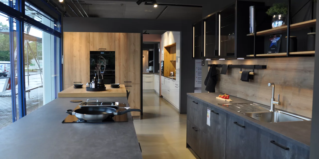 Küche von Leicht - Leicht Ikono Neroton - Synthia Fjordeiche